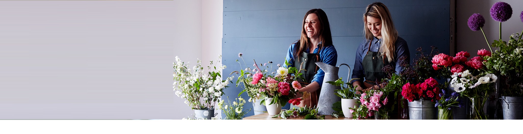 Send Flowers Delivery To Bulgaria Romania Turkey Serbia Local Florist Delivery Beautiful Bouquet