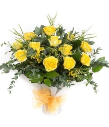 12 Yellow Roses